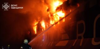 Ворог здійснив атаку на ще один порт в Одесі: є поранений, відео