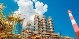Сили оборони вразили Афіпський НПЗ і Урюпінську нафтобазу в Росії, є влучання на окупованих територіях