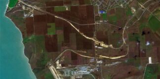 Росіяни більше доби гасили пожежу в порту після української атаки