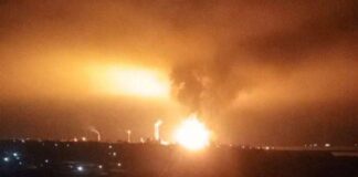 У Росії атаковано нафтохімічний завод групи "Лукойл": відео вибухів і пожежі