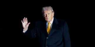 Трамп вирішив збільшити військовий бюджет у півтора рази до 2027 року