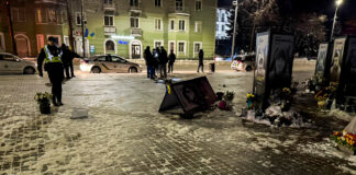 У Рівному жінка зняла портрети загиблих героїв, які її "дратували" і нагадували про війну, фото