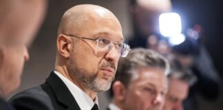 Шмигаль: Сподіваємося замінити аварійні відключення світла на погодинні найближчими днями