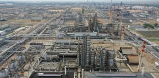 Україна вразила Волгоградський НПЗ у Росії – пожежу зафіксовано з космосу: фото