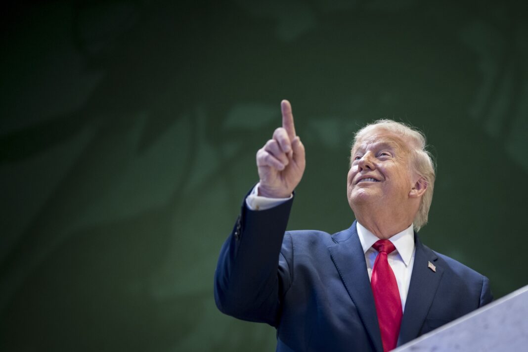 Трамп пожартував про приєднання трьох країн до США на тлі мовчання аудиторії