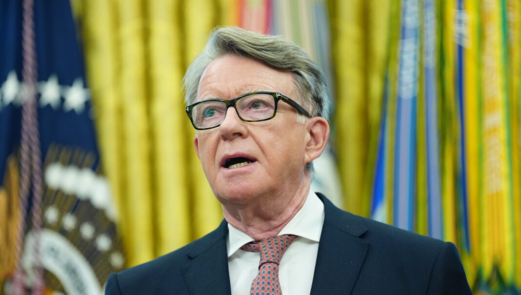 Колишній посол Великої Британії в США вийшов з партії через підозрювані зв’язки з Епштейном