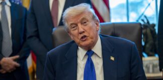 Трамп заперечує відвідування острова Епштейна та рекомендує Мін’юсту зайнятися іншими справами