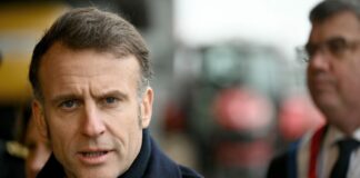 Макрон відзвітував про контакт із Путіним: проводиться робота щодо відновлення переговорів Європи та РФ