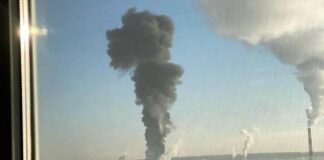 Українські дрони уразили російський нафтопереробний завод за 1750 км від кордону з Україною на відео