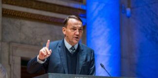 "Ми платимо за війну" — глава МЗС Польщі наполягає на участі Європи в мирних переговорах
