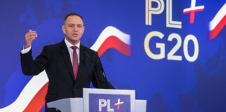 Польща має рухатися до здобуття ядерної зброї, заявив президент Навроцький