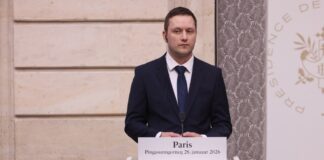 Прем’єр Гренландії відмовився від плавучого шпиталю Трампа, наголосивши на платній медицині в США
