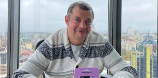 Адвокати клієнтки monobank вимагають від Гороховського вибачень і компенсації за фото з прапором