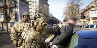 В Одесі громадську організацію підозрюють у торгівлі "захистом" від мобілізації: відео затримання