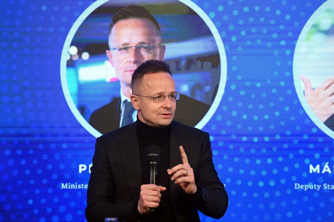Сіярто звинуватив Зеленського в неправдивих заявах щодо візиту угорської делегації
