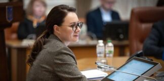 Україна отримала початковий транш від МВФ