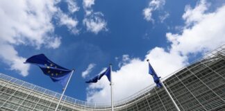 В Єврокомісії відкидають прискорене приєднання до ЄС, в кулуарах обговорюють уповільнення Києва