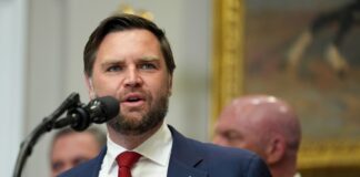Зеленський: Якщо Венс пишається тим, що не допомагає нам, це означає, що він сприяє росіянам
