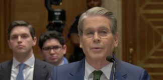Бессент пояснив, чому США послабили санкції проти російської нафти