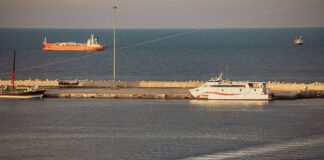 ЗМІ: Два танкери з Катару не ризикнули перетнути Ормузьку протоку