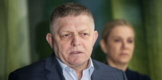 Чехія дозволила Фіцо перелітати через її територію на парад до Путіна
