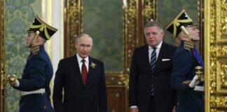 Фіцо після розмови з Путіним заявив, що Зеленському слід зателефонувати диктатору, якщо він бажає зустрічі
