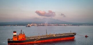 Британия дозволить ввезення пального з російської нафти