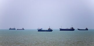 ЗМІ: Іран потай переправляв нафту через Ормузьку протоку
