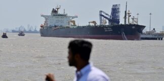 Ціни на нафту продовжують падати на світовому ринку нафтові барелі