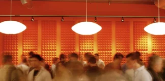 У Combinator определил перспективные направления для стартапов осенью 2026 года: ИИ для обороны, образования и физического мира