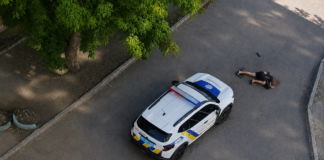 У Кам’янському службове авто поліції наїхало на чоловіка, справу розслідує ДБР службове авто поліції